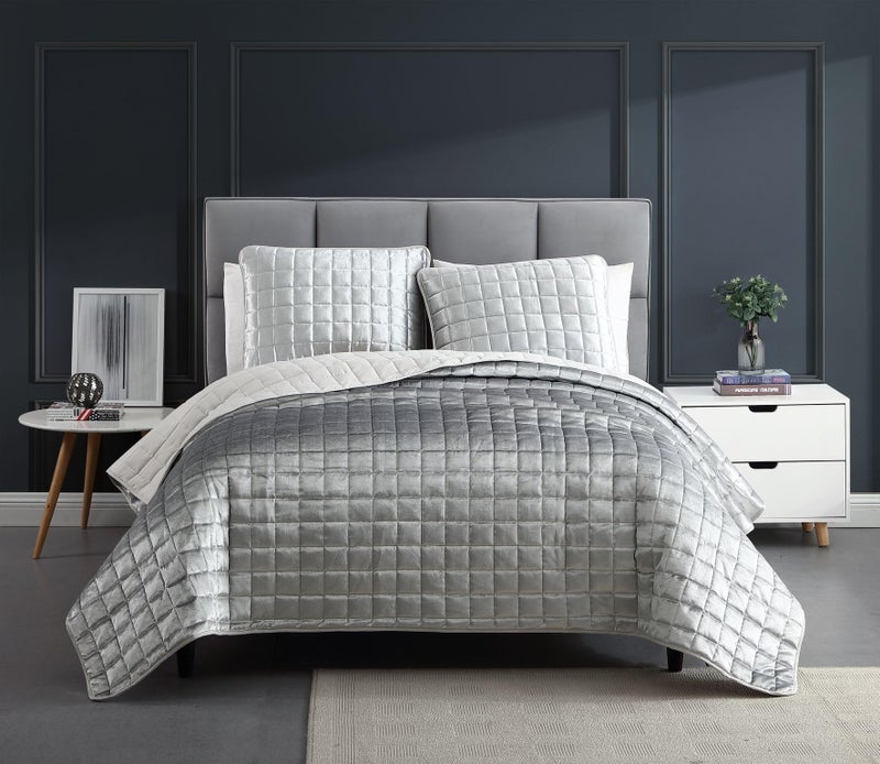 Riverbrook Home Lyndon Quilt Set, Queen, Silver, 3-Piece Set - Image 1
